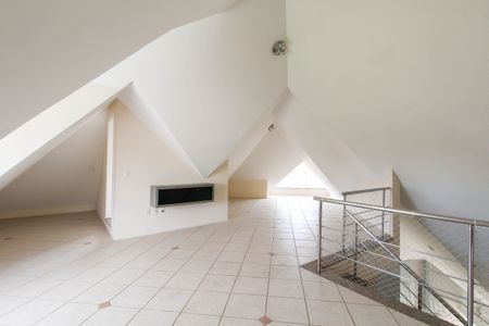 Casa à venda com 270m², 4 quartos e 2 vagasSótão
