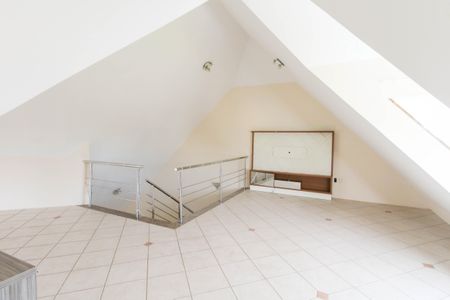 Casa à venda com 270m², 4 quartos e 2 vagasSótão