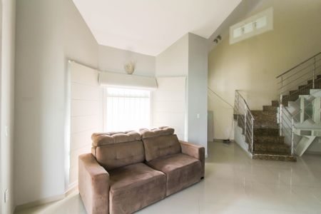 Casa à venda com 270m², 4 quartos e 2 vagasSala