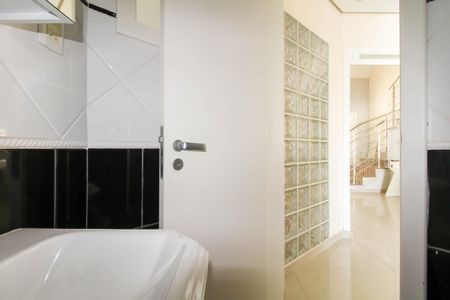 Casa à venda com 270m², 4 quartos e 2 vagasLavabo