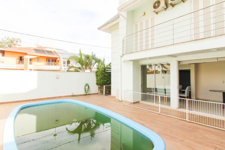 Casa à venda com 270m², 4 quartos e 2 vagasÁrea externa