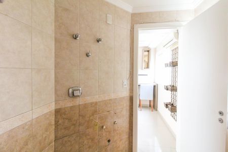 Casa à venda com 270m², 4 quartos e 2 vagasBanheiro 2