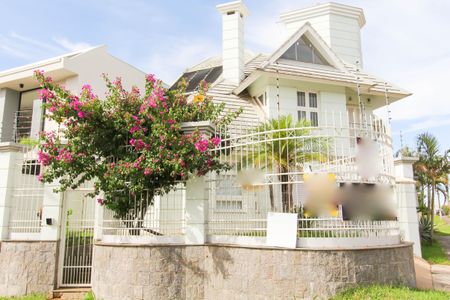 Casa à venda com 270m², 4 quartos e 2 vagasFachada