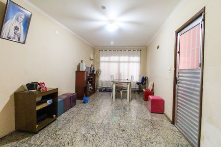 Casa à venda com 300m², 3 quartos e 2 vagasSala
