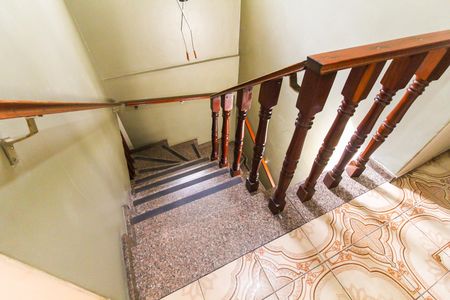 Casa à venda com 300m², 3 quartos e 2 vagasEscada