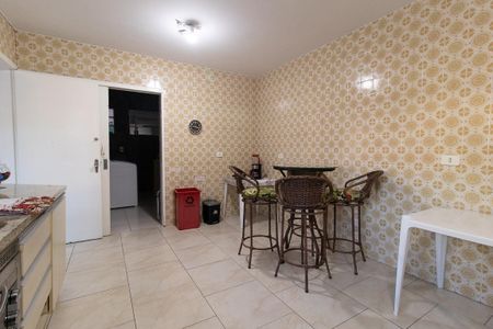 Casa para alugar com 120m², 2 quartos e 4 vagasCozinha - Armários