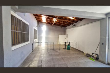 Casa à venda com 2 quartos, 171m² em Campo Grande, São Paulo