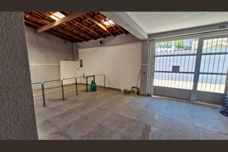 Casa à venda com 2 quartos, 171m² em Campo Grande, São Paulo