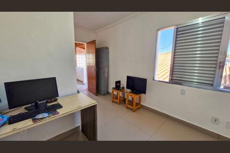 Casa à venda com 2 quartos, 171m² em Campo Grande, São Paulo