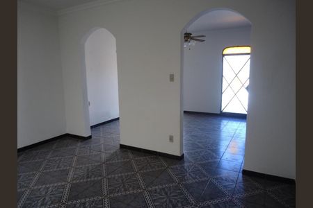 Casa à venda com 248m², 5 quartos e 4 vagas Casa à venda com 248m², 5 quartos e 4 vagasFoto 18