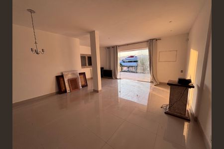 Apartamento à venda com 175m², 3 quartos e 1 vagaSala