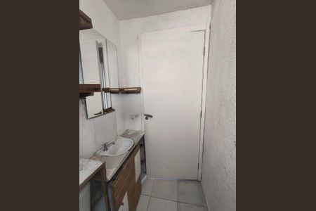 Banheiro de apartamento para alugar com 2 quartos, 40m² em Hípica, Porto Alegre