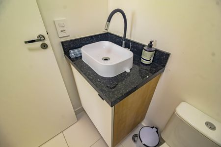 Studio à venda com 29m², 1 quarto e sem vaga Studio à venda com 29m², 1 quarto e sem vagaBanheiro social