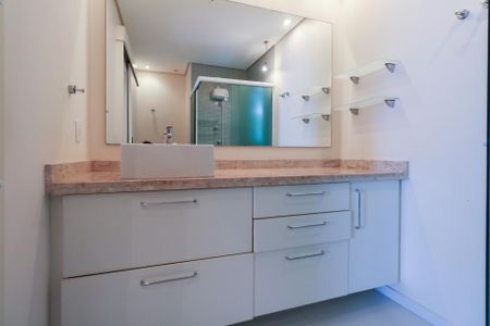 Apartamento à venda com 118m², 2 quartos e 1 vagaBanheiro da Suíte