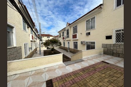 Casa de condomínio à venda com 70m², 2 quartos e sem vagaÁrea comum