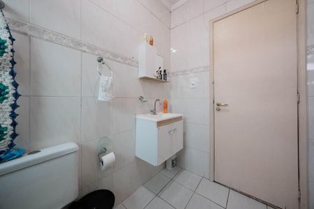 Casa à venda com 120m², 3 quartos e 2 vagasBanheiro