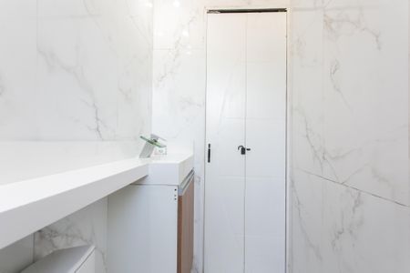 Apartamento à venda com 44m², 2 quartos e sem vagaBanheiro 