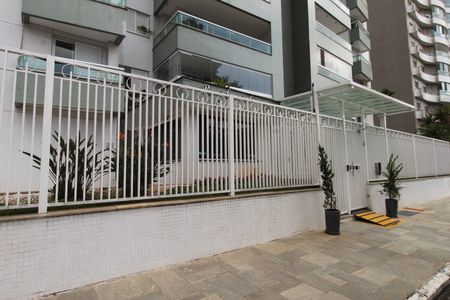 Apartamento para alugar com 158m², 4 quartos e 3 vagasPortaria