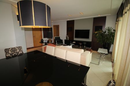 Apartamento para alugar com 158m², 4 quartos e 3 vagasSala