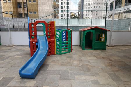 Apartamento para alugar com 158m², 4 quartos e 3 vagasÁrea comum - Playground
