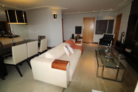 Apartamento para alugar com 158m², 4 quartos e 3 vagasSala