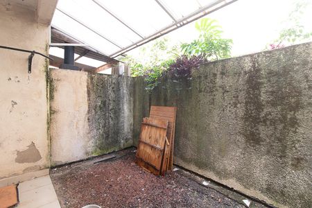Casa de condomínio à venda com 43m², 2 quartos e 1 vagaQuintal
