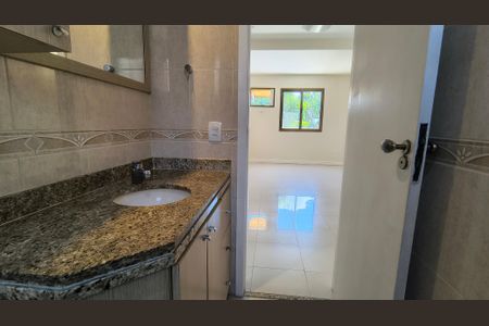 Apartamento para alugar com 385m², 3 quartos e 4 vagasBanheiro da Suíte 1