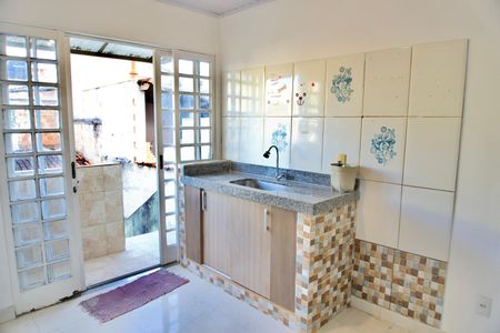 Cozinha de kitnet/studio para alugar com 1 quarto, 61m² em Palmeiras, Belo Horizonte