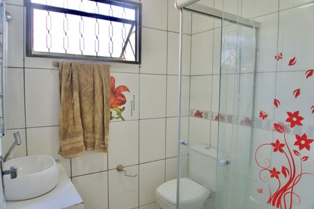 Banheiro de kitnet/studio para alugar com 1 quarto, 61m² em Palmeiras, Belo Horizonte