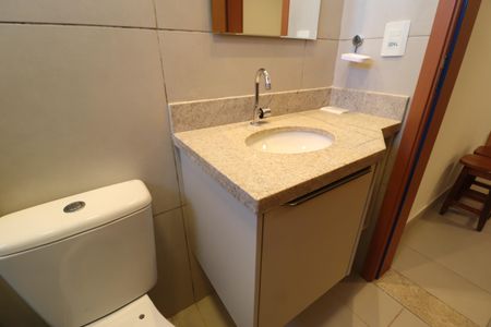 Apartamento para alugar com 73m², 3 quartos e 2 vagasBanheiro do Quarto 1