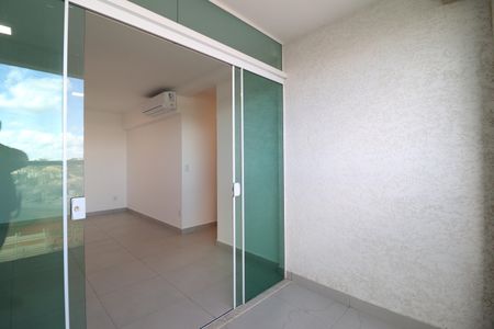 Sacada de apartamento para alugar com 3 quartos, 73m² em Granja Marileusa, Uberlândia