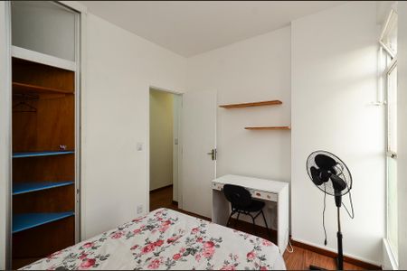 Quarto 2 de apartamento para alugar com 3 quartos, 63m² em Carlos Prates, Belo Horizonte