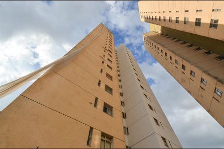 Apartamento para alugar com 63m², 3 quartos e 1 vaga Apartamento para alugar com 63m², 3 quartos e 1 vagaFachada