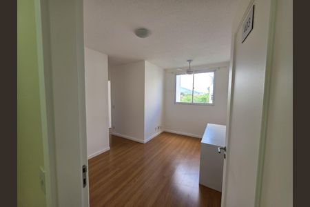 Sala de apartamento para alugar com 2 quartos, 46m² em Vila Catia, Nova Iguaçu