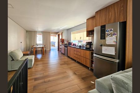 Casa para alugar com 180m², 2 quartos e 2 vagasSala/Cozinha