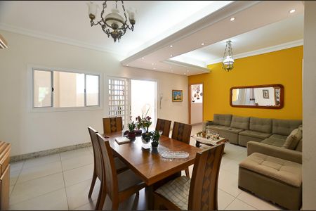 Apartamento para alugar com 200m², 4 quartos e 1 vagaSala Ambientes