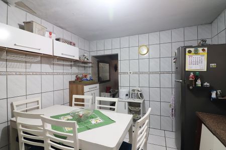 Casa à venda com 150m², 2 quartos e 2 vagasCozinha 