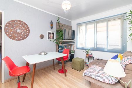Sala de apartamento à venda com 2 quartos, 69m² em Teresópolis, Porto Alegre