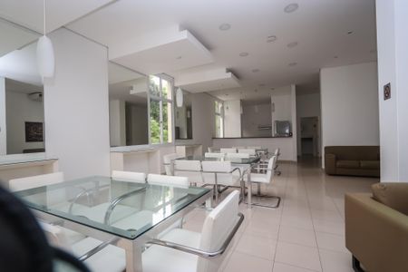 Apartamento para alugar com 94m², 2 quartos e 2 vagasÁrea comum - Salão de festas