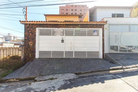Casa para alugar com 140m², 3 quartos e 3 vagasFachada + Placa