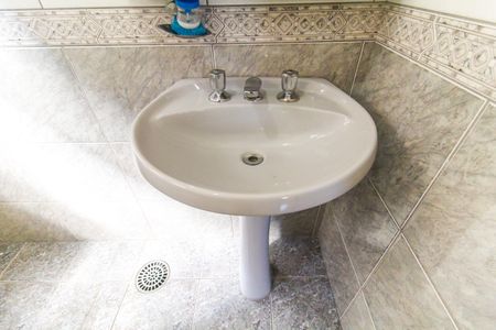 Casa para alugar com 140m², 3 quartos e 3 vagasBanheiro 2