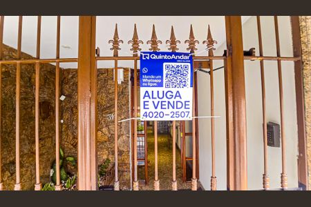 Apartamento à venda com 74m², 2 quartos e 1 vagaFachada do Prédio com placa