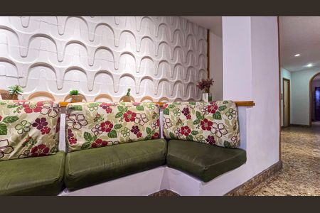 Apartamento à venda com 74m², 2 quartos e 1 vagaHall de entrada