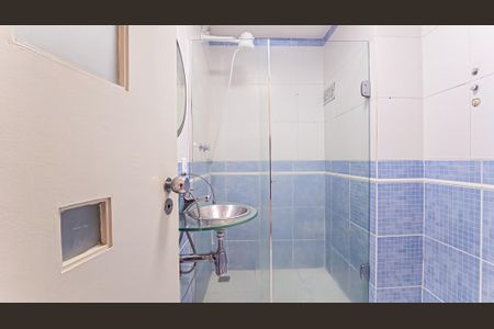 Apartamento à venda com 74m², 2 quartos e 1 vagaBanheiro Social