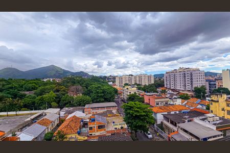 Apartamento à venda com 74m², 2 quartos e 1 vagaSala vista