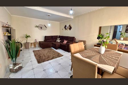 Casa à venda com 174m², 3 quartos e 4 vagas Casa à venda com 174m², 3 quartos e 4 vagasSala