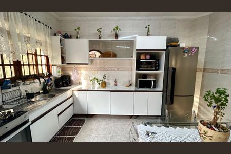 Casa à venda com 174m², 3 quartos e 4 vagas Casa à venda com 174m², 3 quartos e 4 vagasCozinha