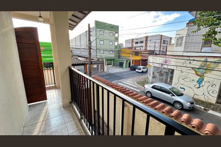 Casa à venda com 174m², 3 quartos e 4 vagas Casa à venda com 174m², 3 quartos e 4 vagasSacada do Quarto 1