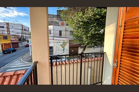 Casa à venda com 174m², 3 quartos e 4 vagas Casa à venda com 174m², 3 quartos e 4 vagasSacada do Quarto 2