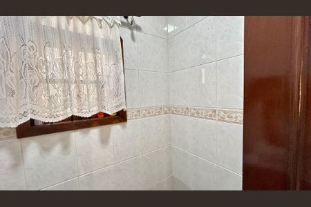 Casa à venda com 174m², 3 quartos e 4 vagas Casa à venda com 174m², 3 quartos e 4 vagasBanheiro 2